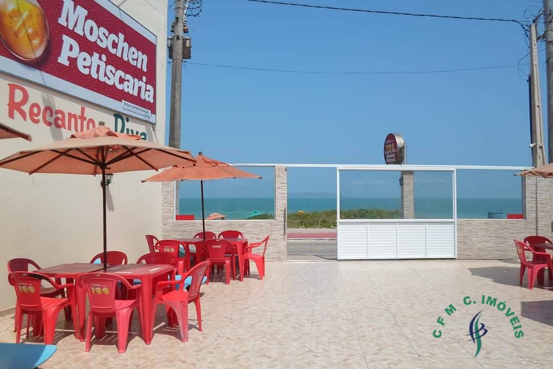Comercio de frente para Praia de Itaoca em Itapemirim/ES.