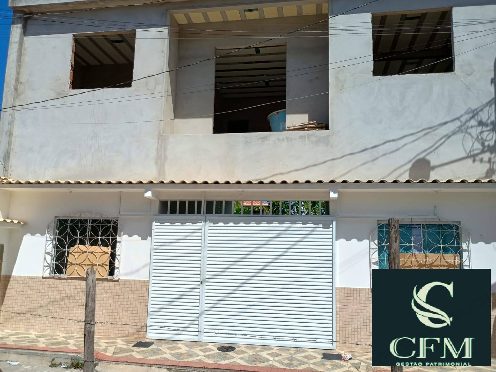 Casa com 02 pavimentos na Praia de Itaipava