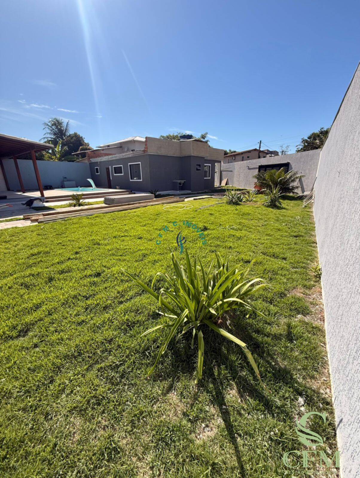 LINDA CASA COM PISCINA