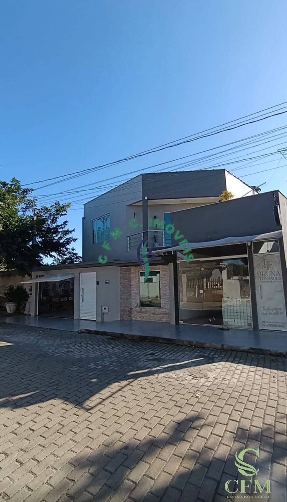CASA A VENDA COM PONTO COMERCIAL